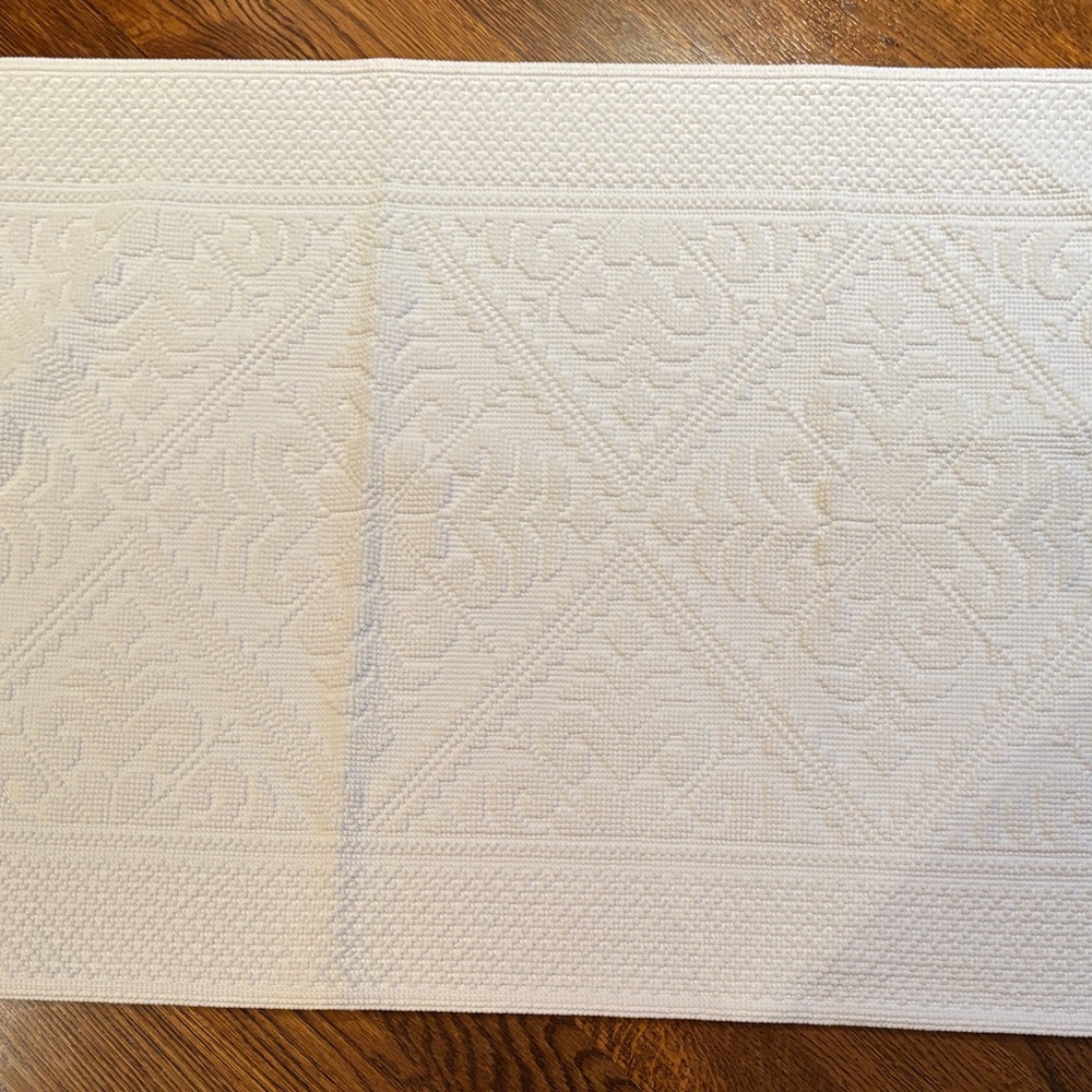 Luxurious Cream Bath Mat